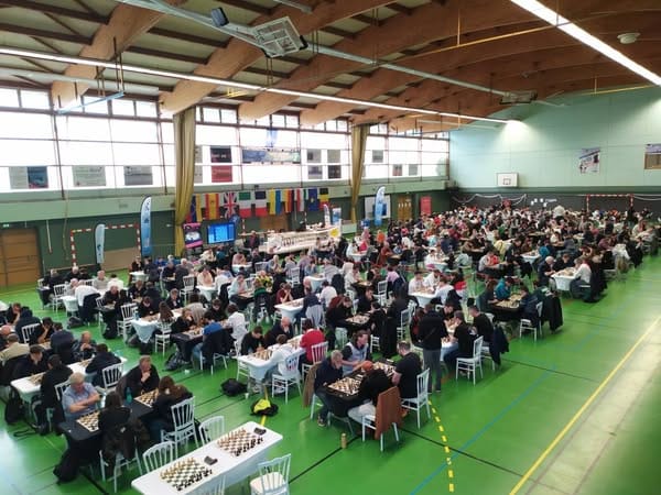 salle de jeu de Belley au début d'une ronde